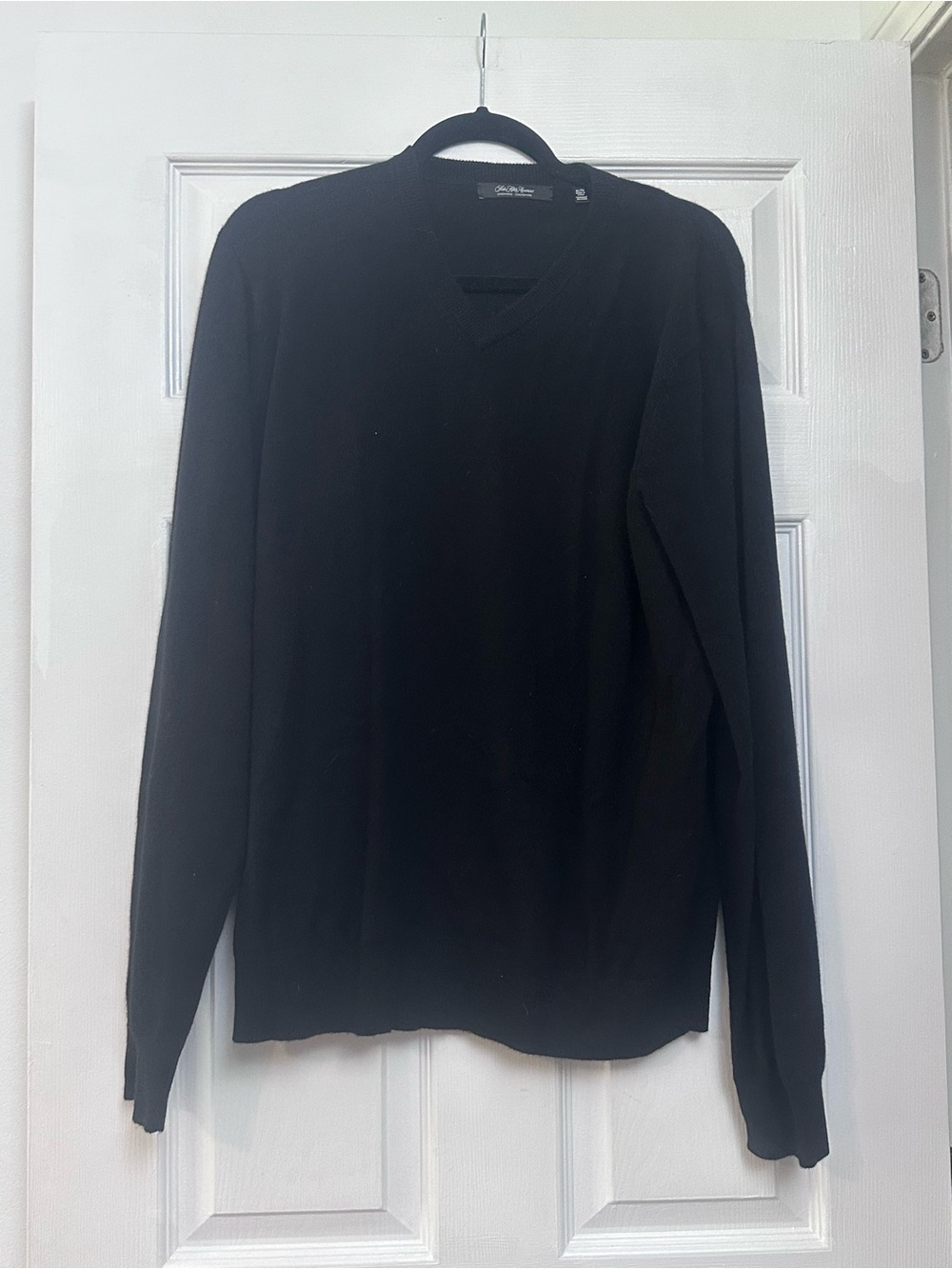 Saks Fifth Avenue 100% Cashmere Sweater V Neck Black XL
